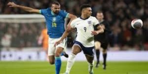 战术分析：英格兰防线问题与巴西进攻策略-华体会体育