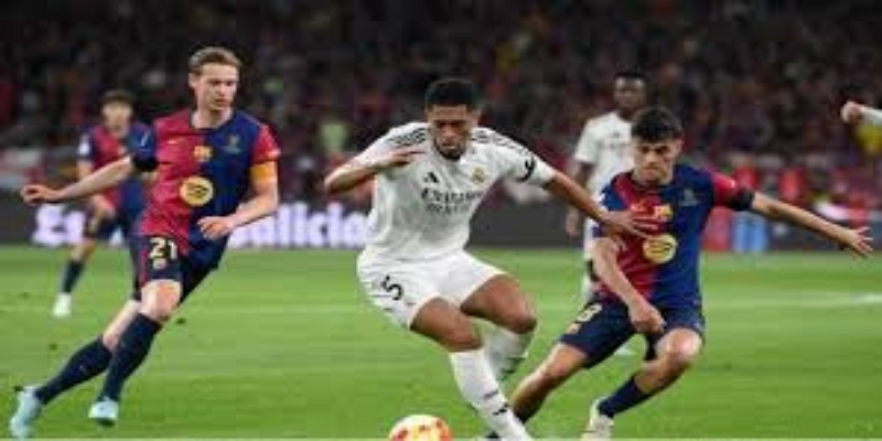 米兰德比焦点战：39岁伊布新冠康复后闪耀全场-华体会体育