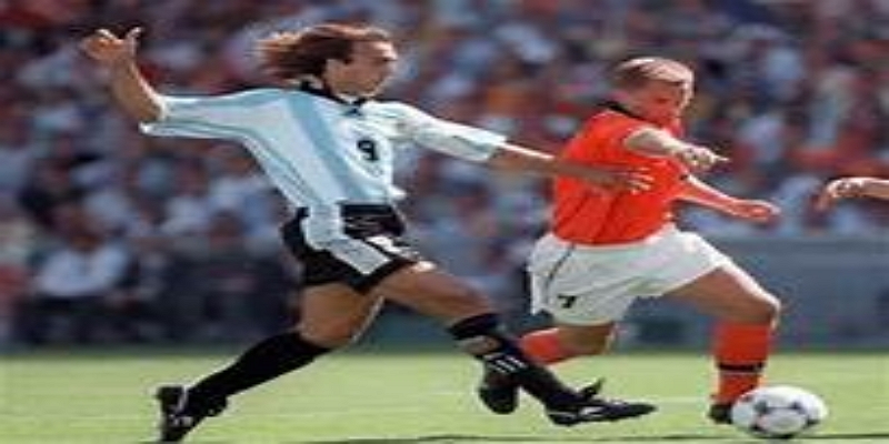 华体会体育视角：德波尔直面EBT争议，重申球员立场-华体会体育